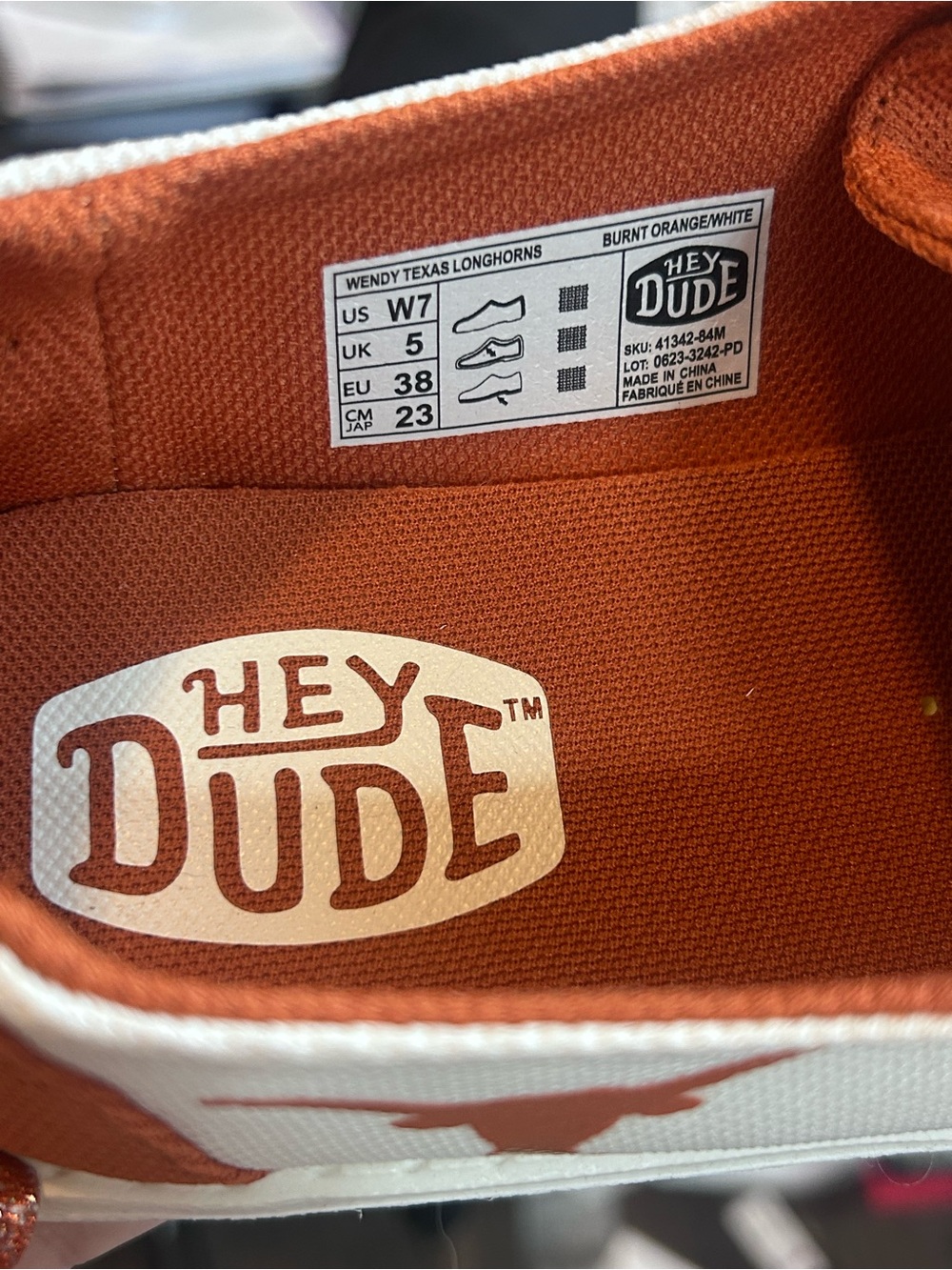 NWT Hey Dude Wendy Slip-On Shoes Texas Longhorns Burnt Orange White - Picture 3 of 5